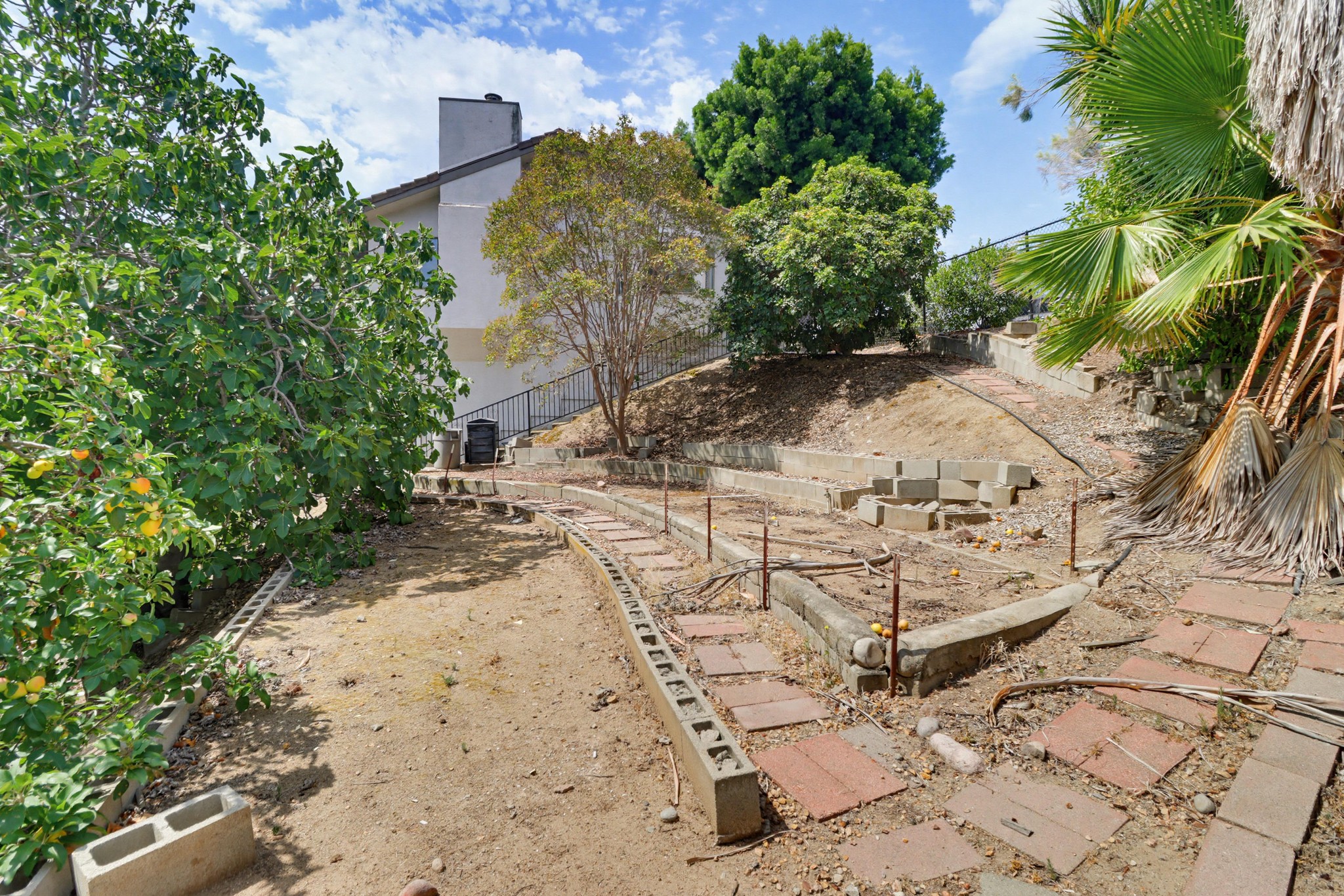 Virtual tour photo 61 of 74 for 1033 Loma Portal Dr