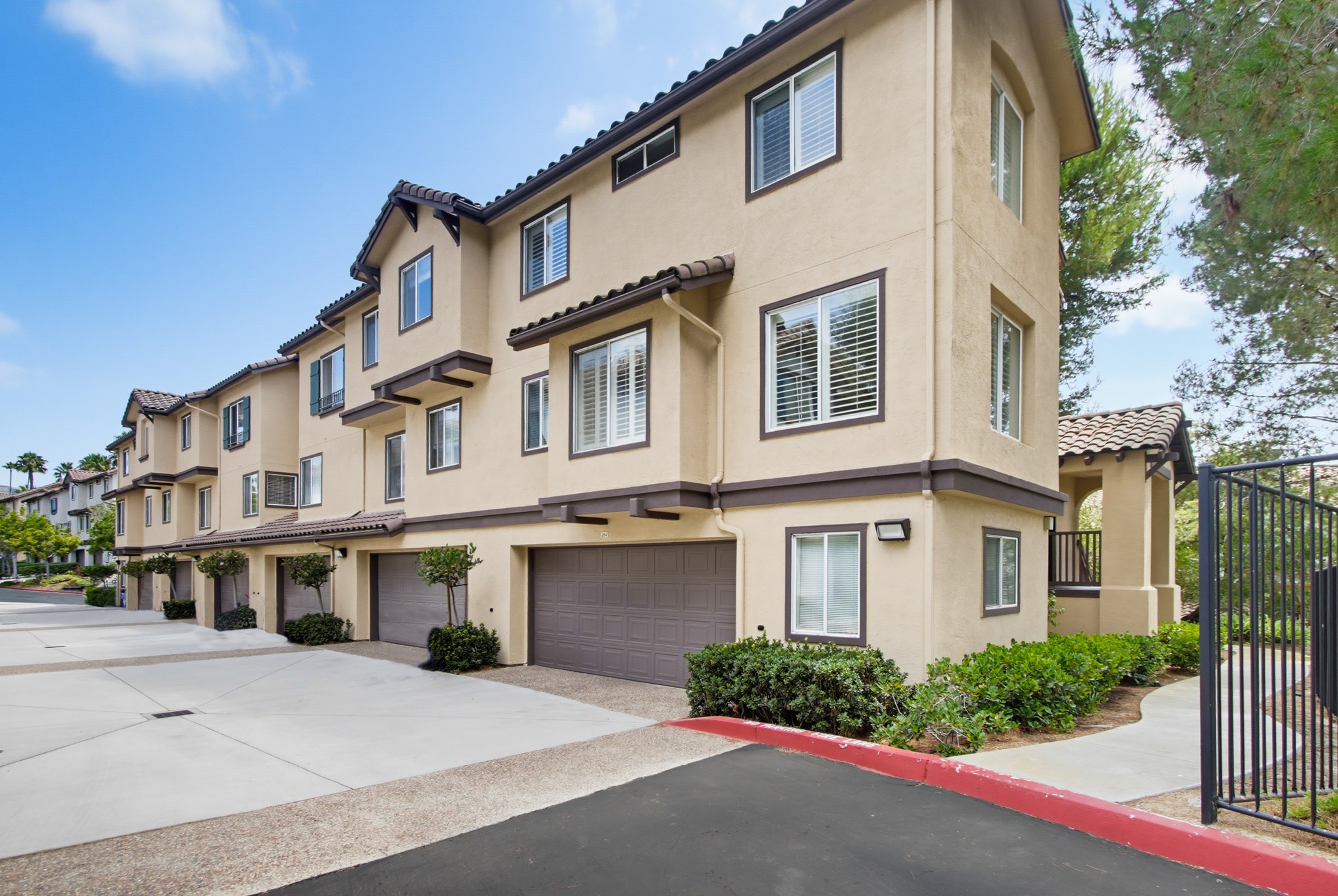 Virtual tour photo 1 of 46 for 10330 Wateridge Cir Unit 293