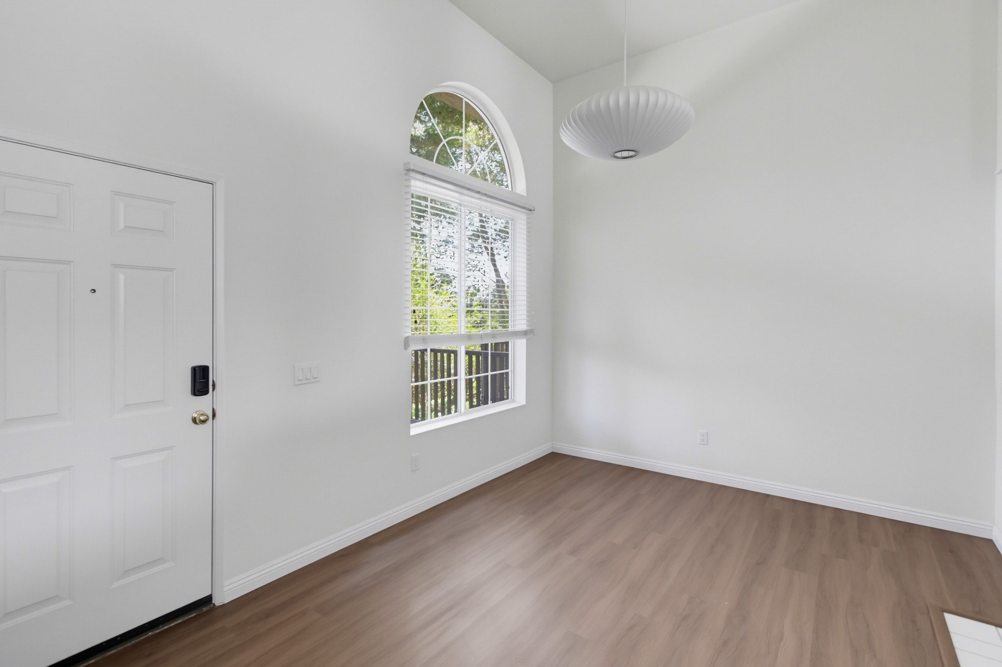 Virtual tour photo 11 of 46 for 10330 Wateridge Cir Unit 293