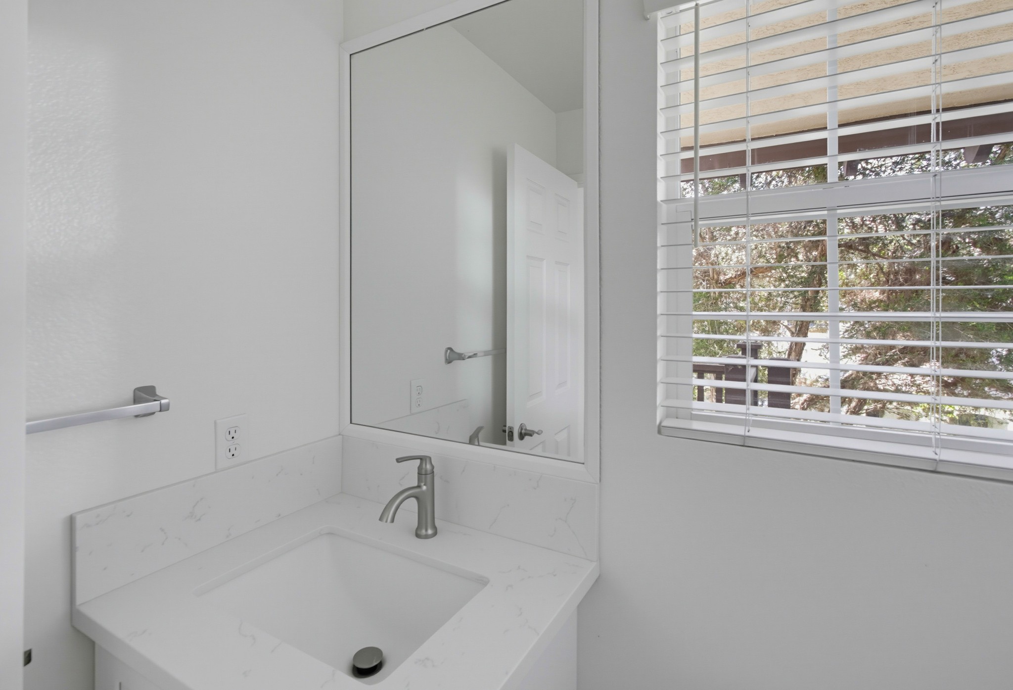 Virtual tour photo 21 of 46 for 10330 Wateridge Cir Unit 293