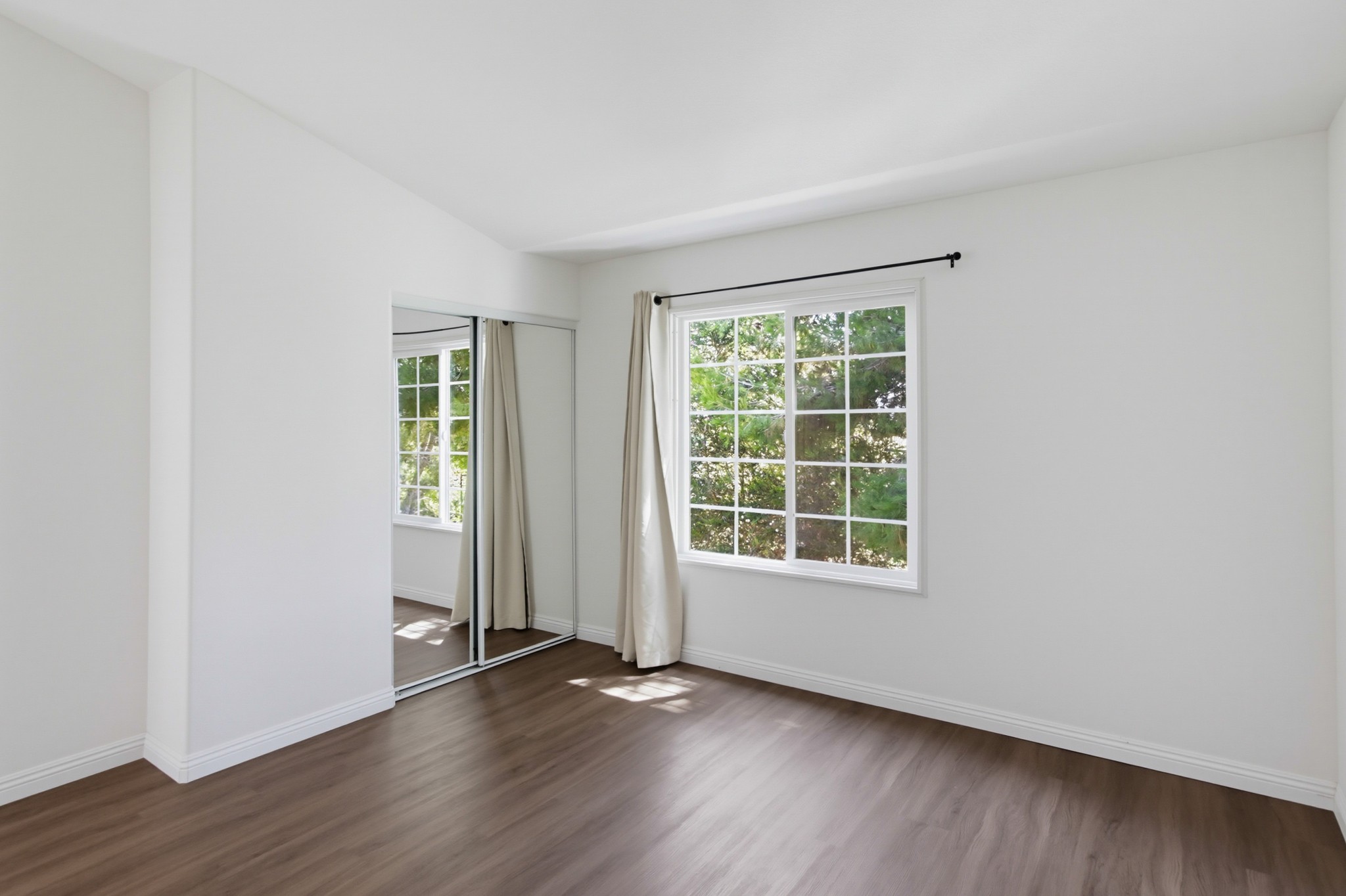 Virtual tour photo 24 of 46 for 10330 Wateridge Cir Unit 293