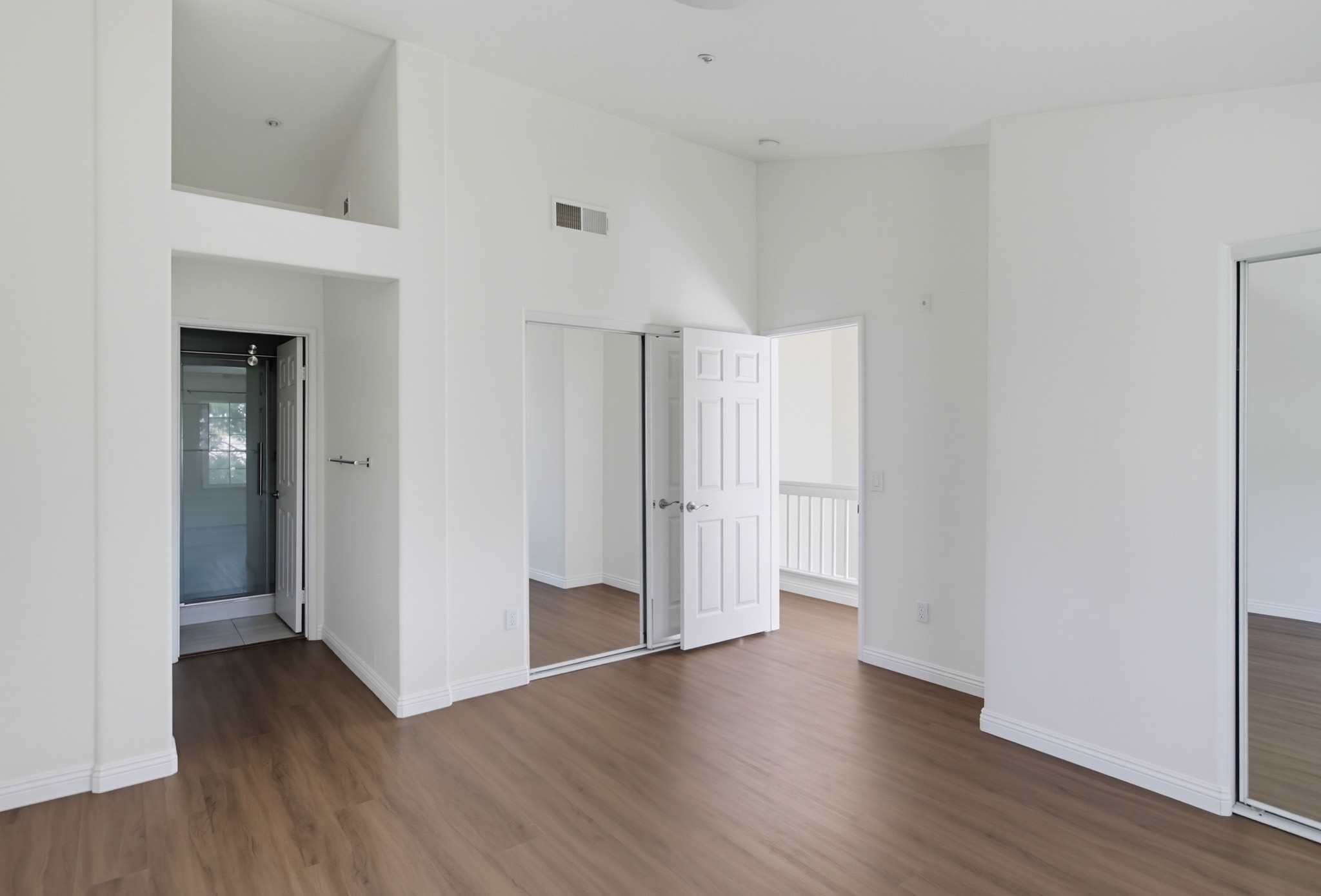 Virtual tour photo 27 of 46 for 10330 Wateridge Cir Unit 293