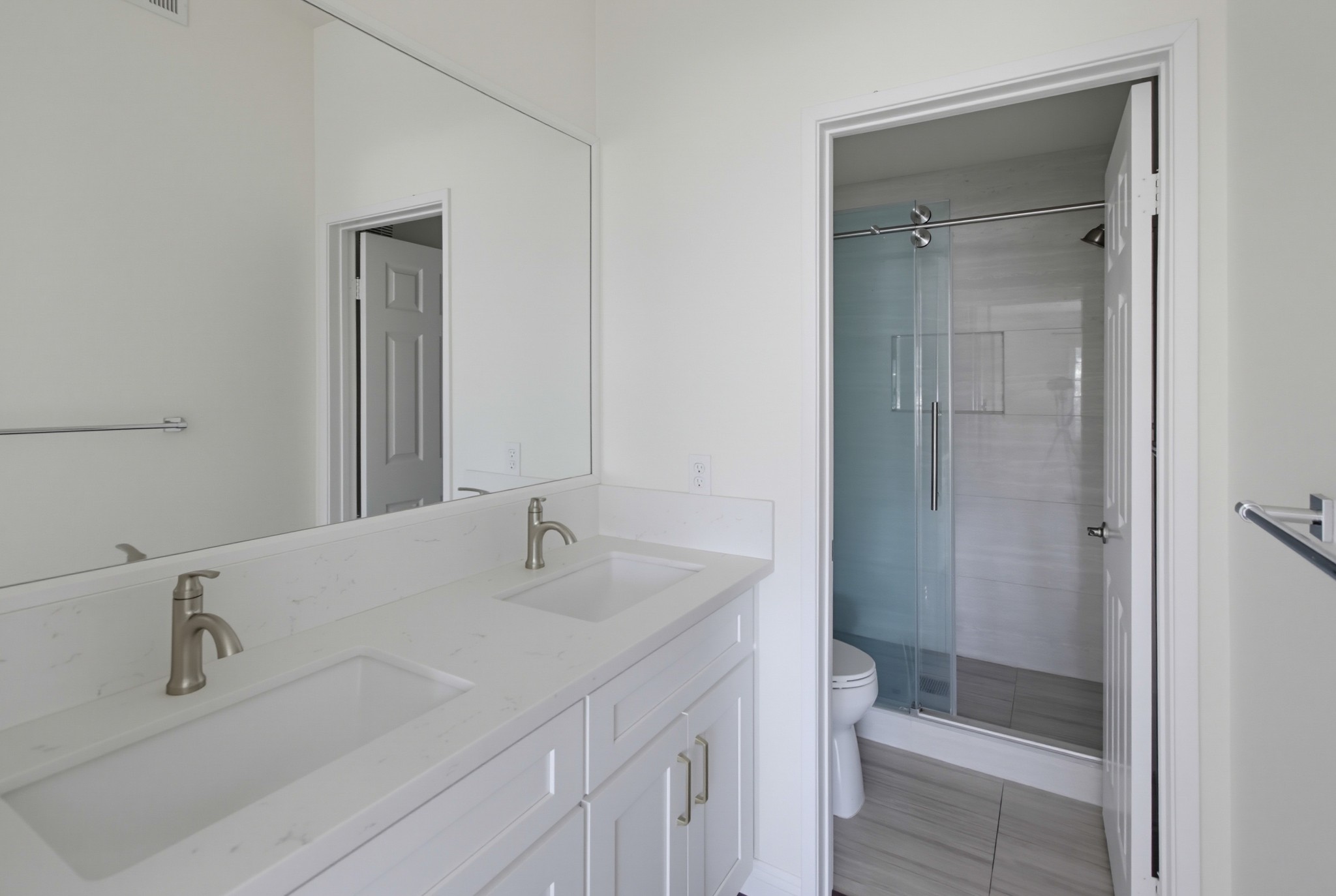 Virtual tour photo 28 of 46 for 10330 Wateridge Cir Unit 293