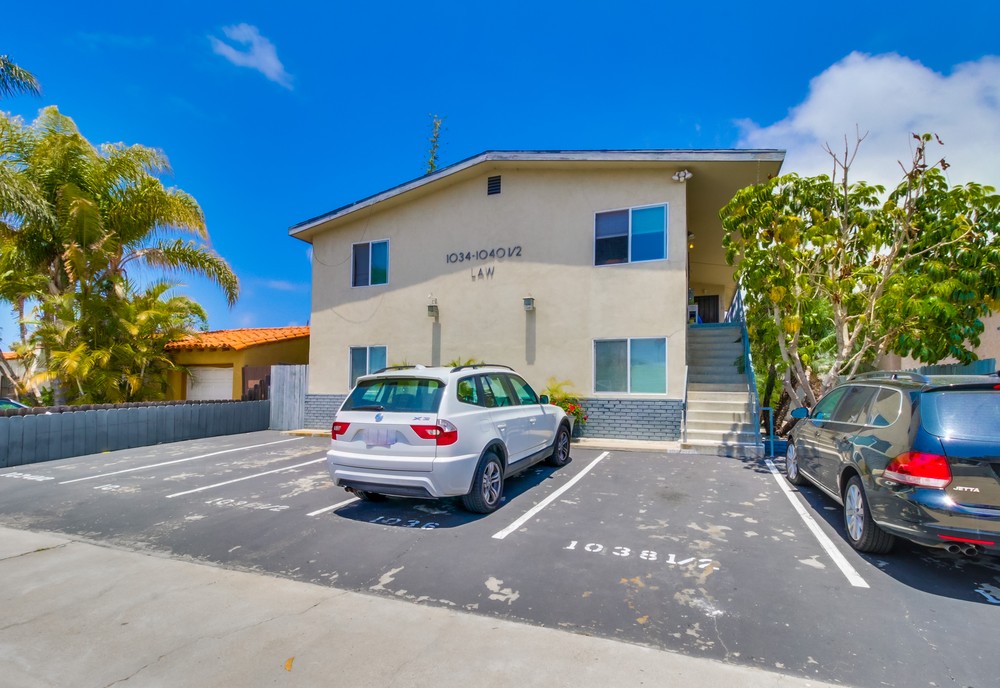 Virtual tour photo 1 of 17 for 1034 Law St