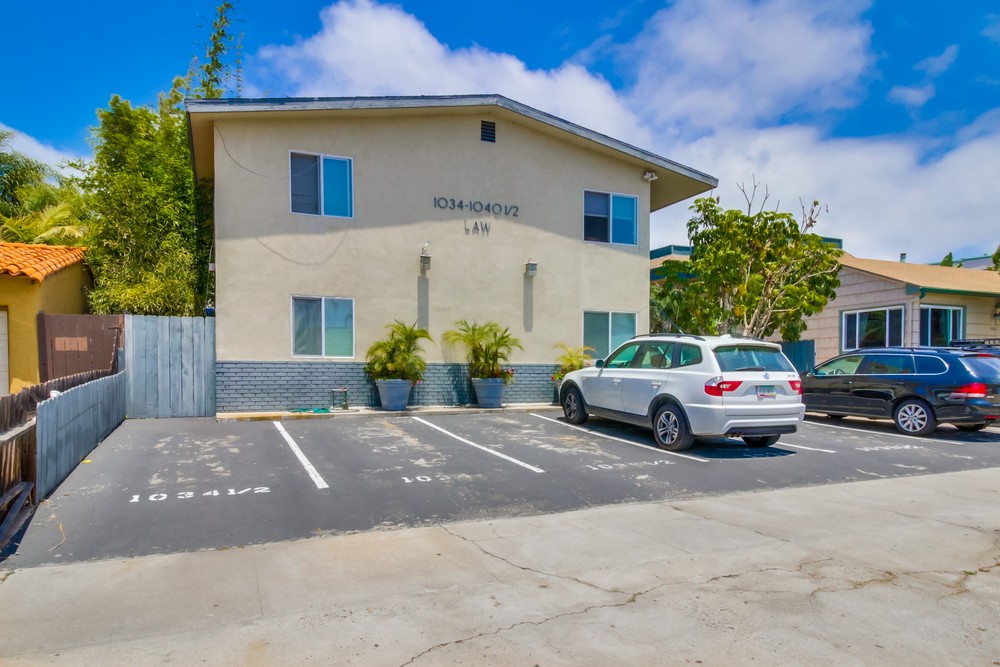 Virtual tour photo 3 of 17 for 1034 Law St