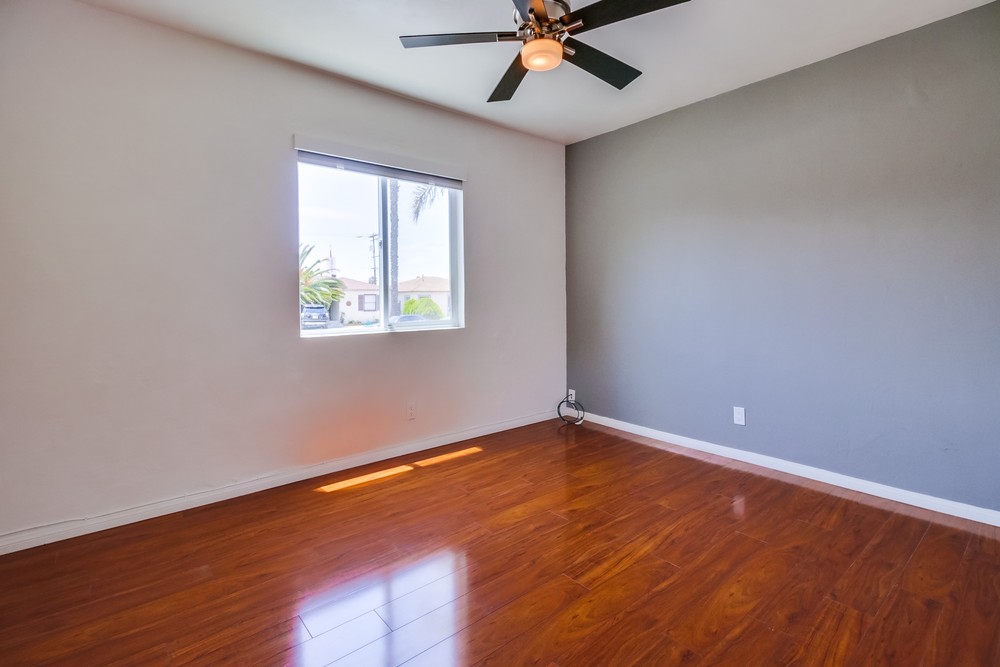 Virtual tour photo 11 of 17 for 1034 Law St