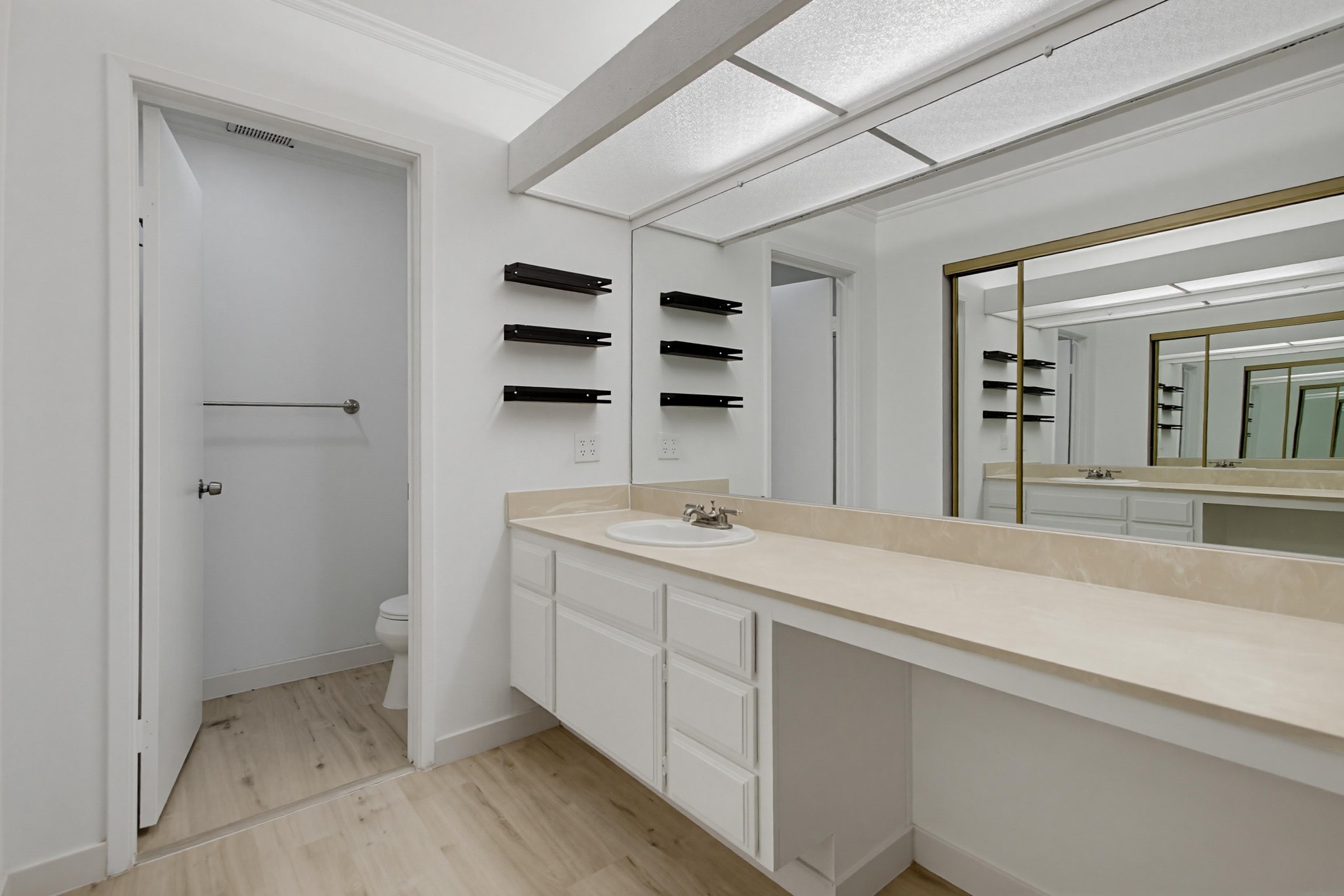Virtual tour photo 18 of 28 for 10350 Caminito Cuervo UNIT 114