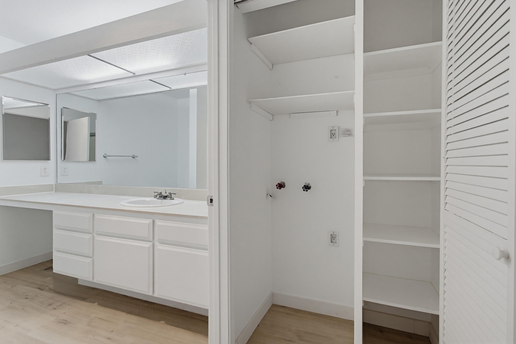 Virtual tour photo 21 of 28 for 10350 Caminito Cuervo UNIT 114