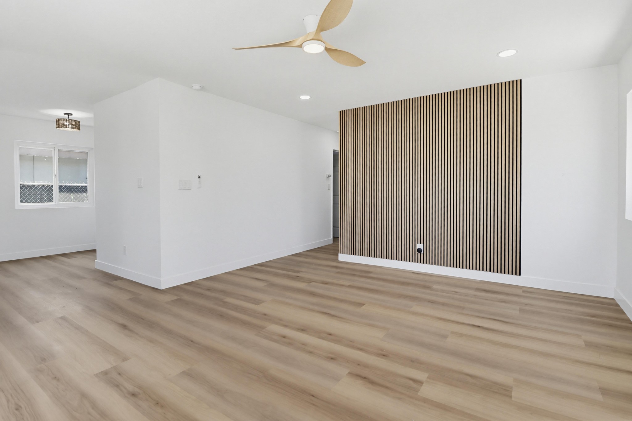 Virtual tour photo 7 of 44 for 1038 Oaklawn Ave