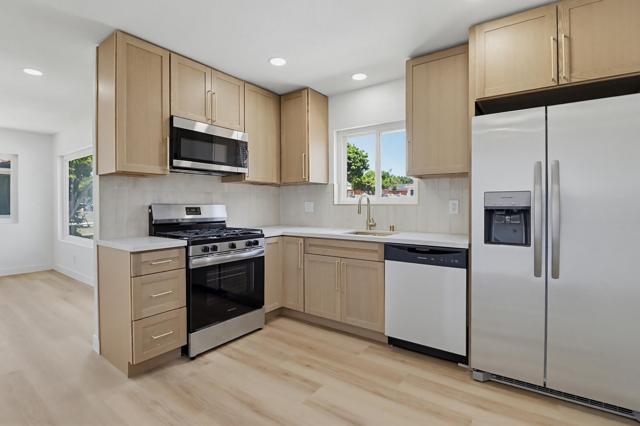 Virtual tour photo 12 of 44 for 1038 Oaklawn Ave