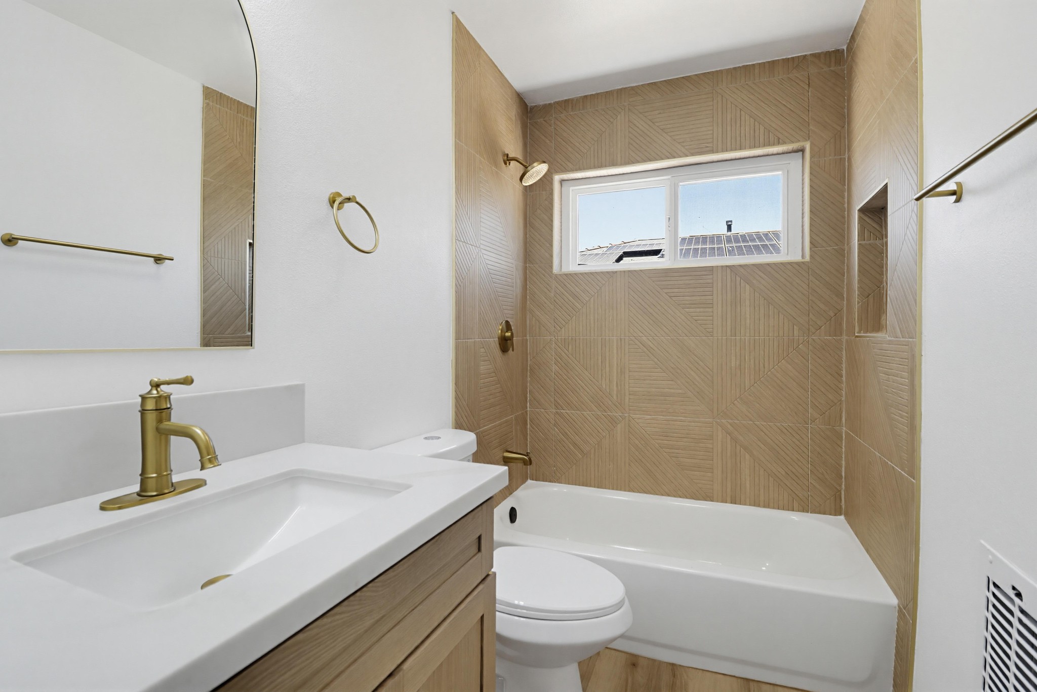 Virtual tour photo 14 of 44 for 1038 Oaklawn Ave