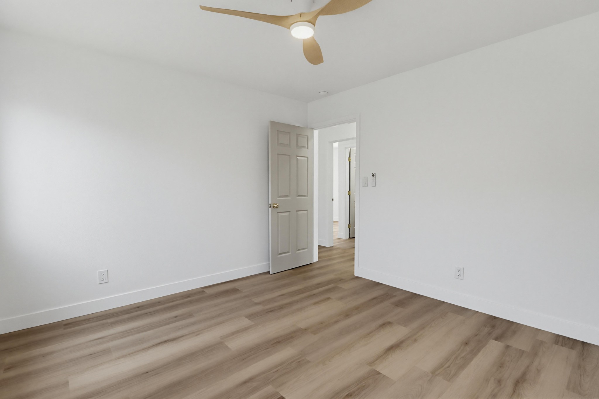 Virtual tour photo 18 of 44 for 1038 Oaklawn Ave