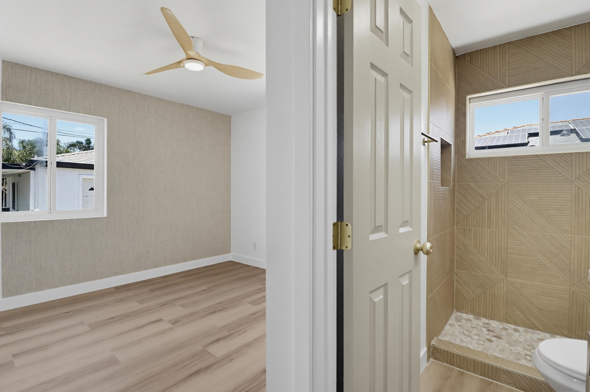 Virtual tour photo 23 of 44 for 1038 Oaklawn Ave