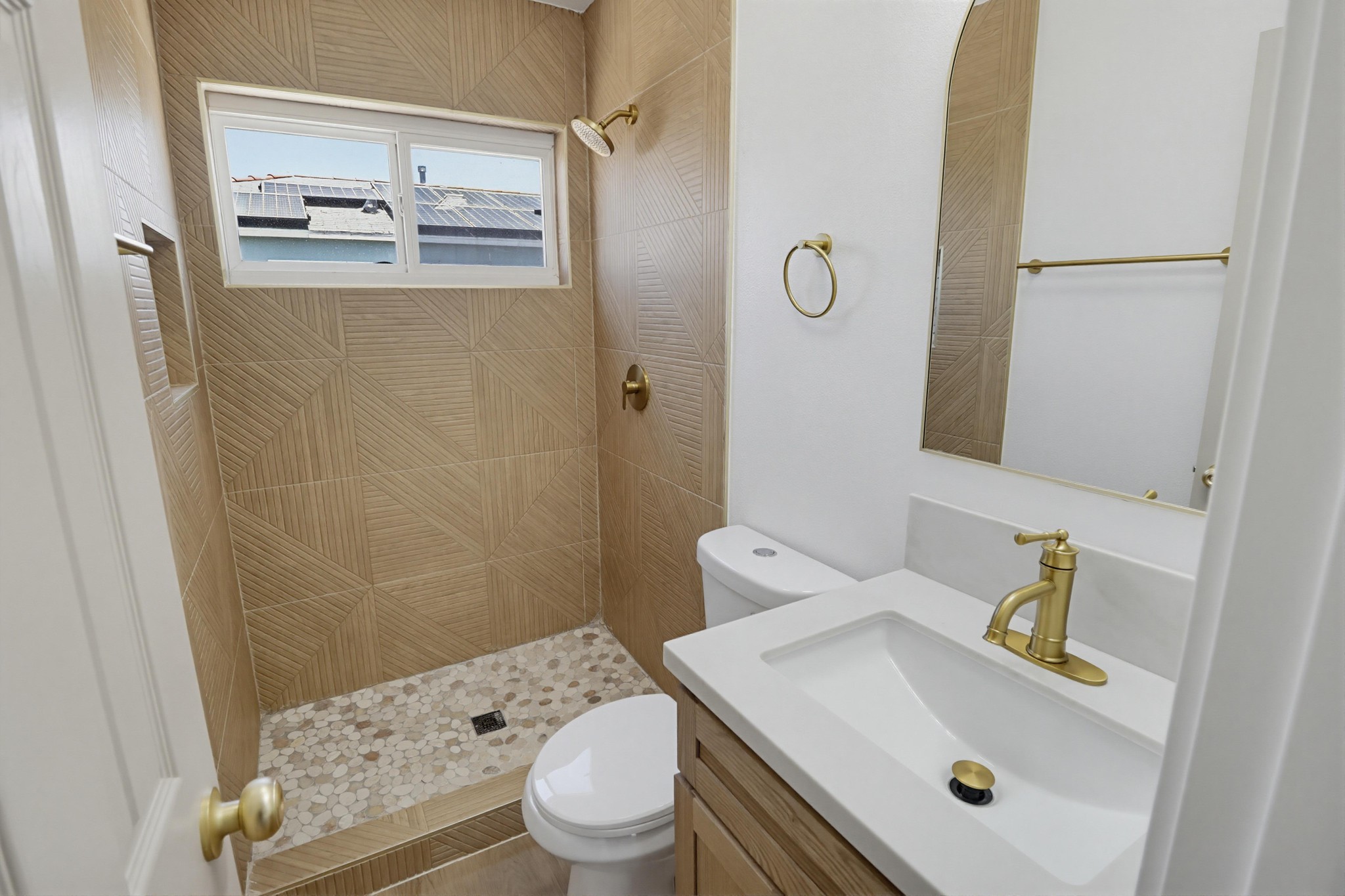 Virtual tour photo 25 of 44 for 1038 Oaklawn Ave