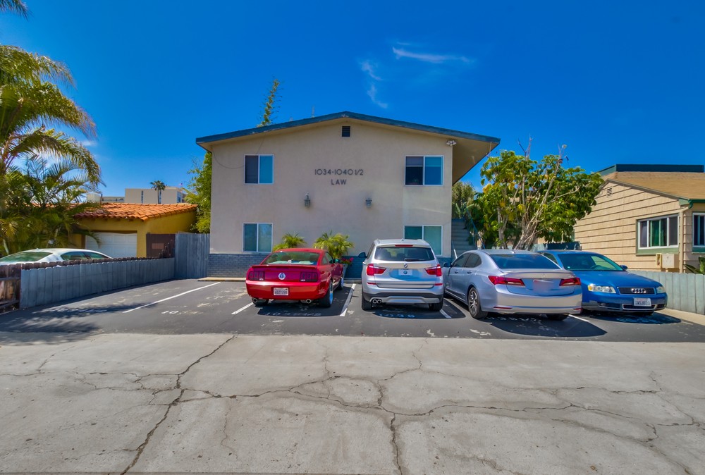 Virtual tour photo 3 of 23 for 1040 1/2 Law St