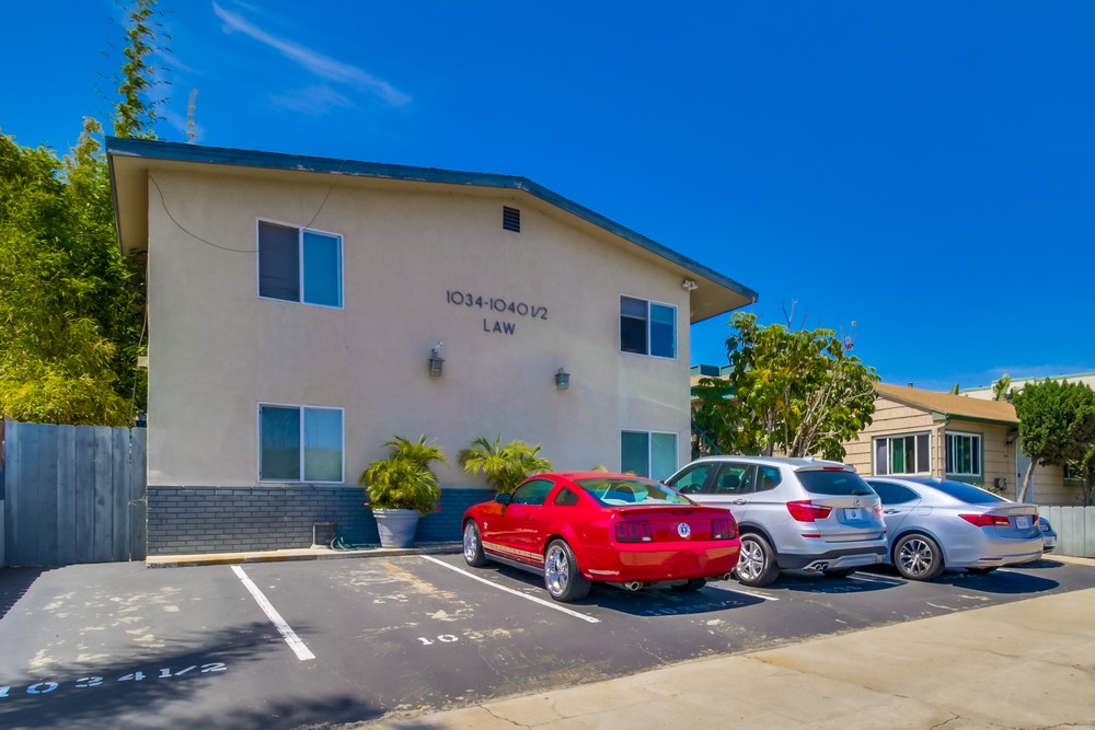 Virtual tour photo 4 of 23 for 1040 1/2 Law St