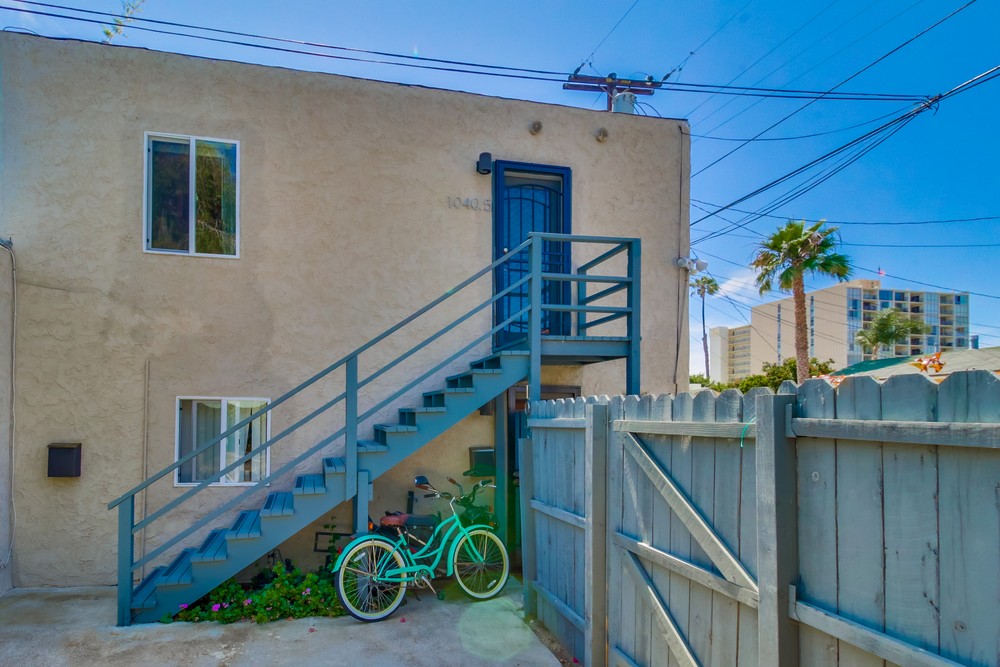 Virtual tour photo 5 of 23 for 1040 1/2 Law St