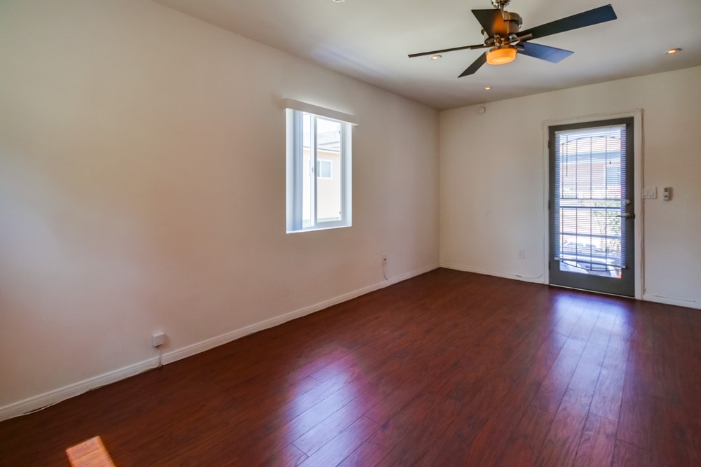 Virtual tour photo 9 of 23 for 1040 1/2 Law St