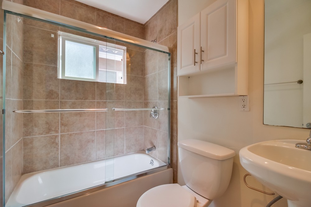 Virtual tour photo 19 of 23 for 1040 1/2 Law St