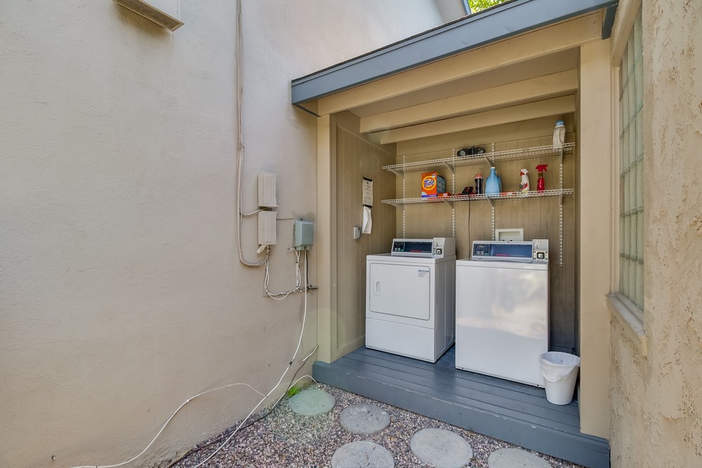 Virtual tour photo 20 of 23 for 1040 1/2 Law St