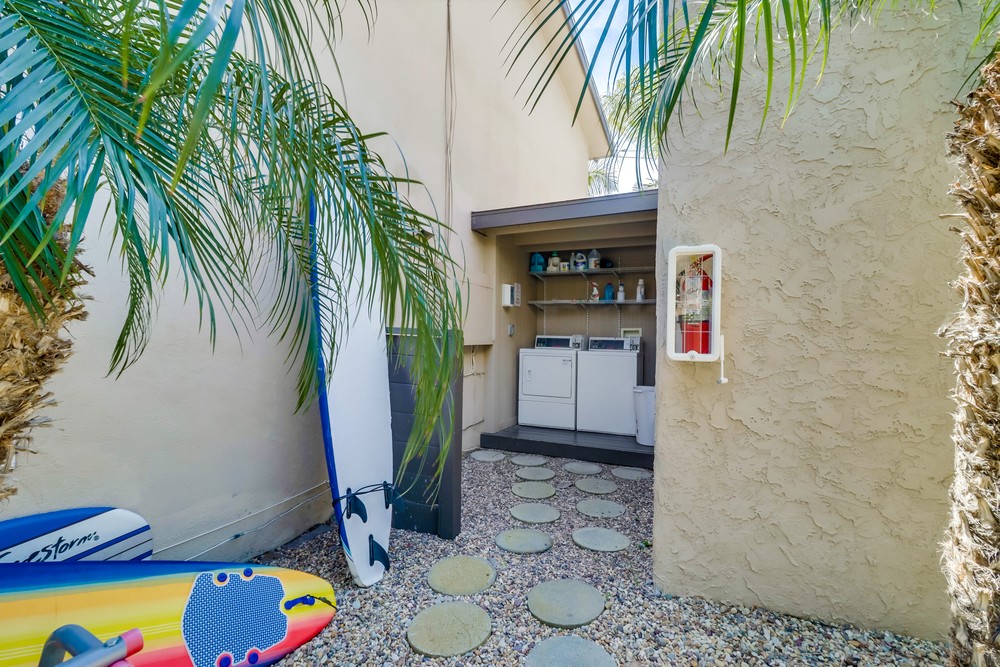 Virtual tour photo 22 of 29 for 1040 Law St h