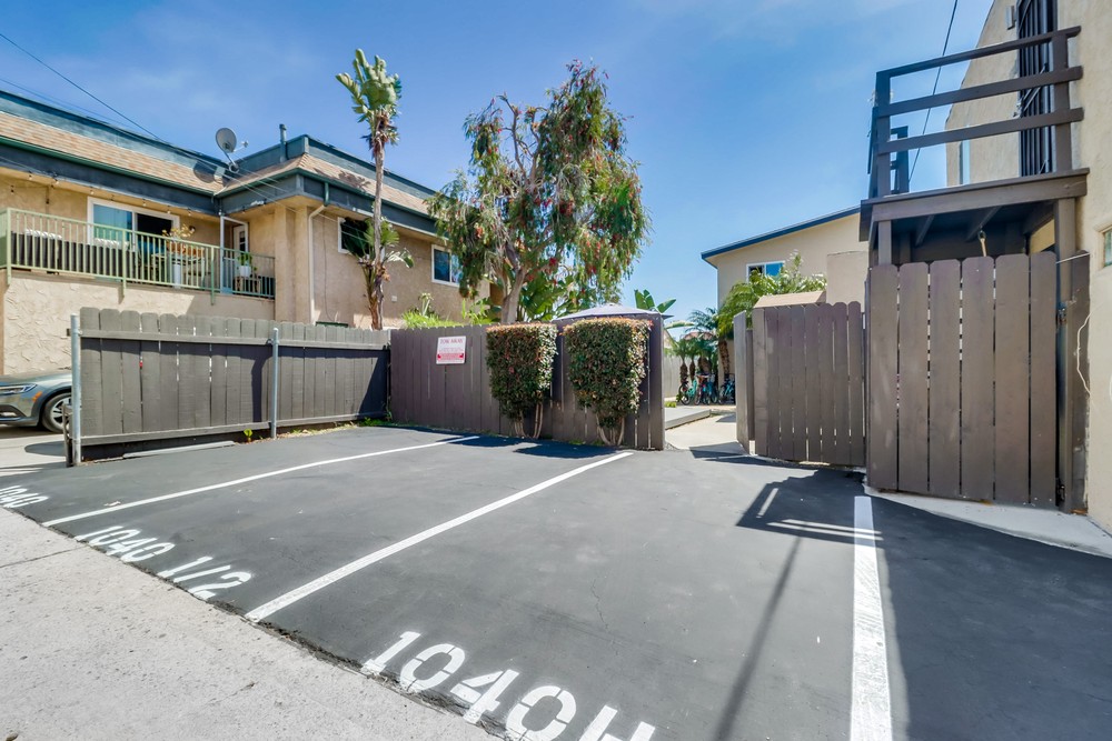 Virtual tour photo 24 of 29 for 1040 Law St h
