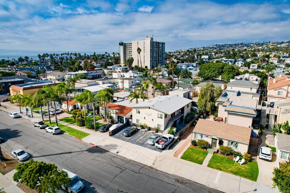 Virtual tour photo 25 of 29 for 1040 Law St h