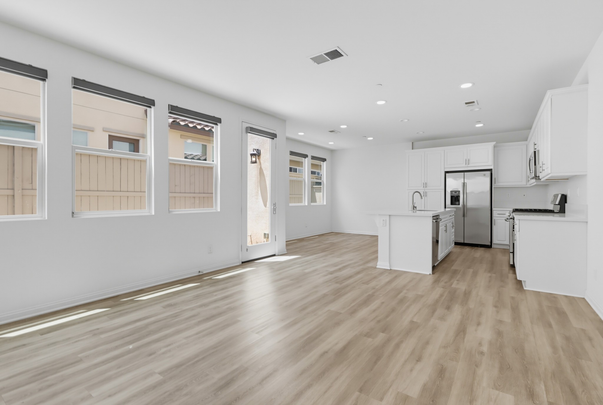Virtual tour photo 8 of 49 for 1041 Sea Glass Wy