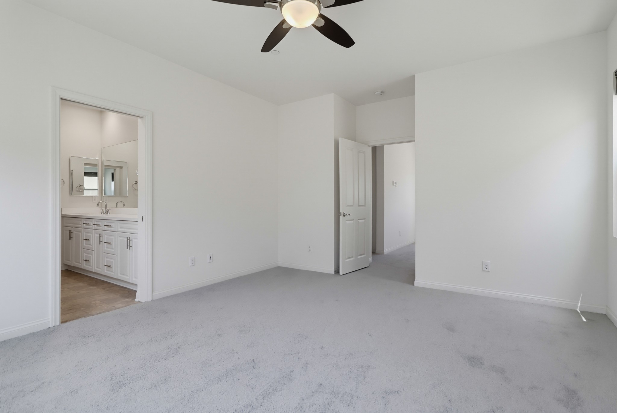 Virtual tour photo 25 of 49 for 1041 Sea Glass Wy