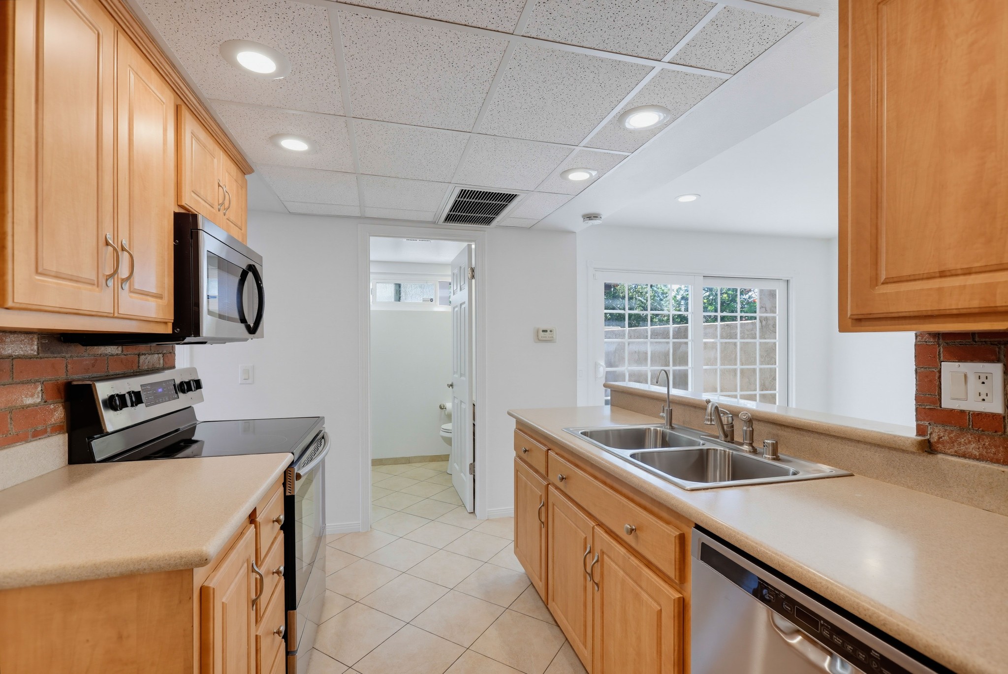Virtual tour photo 21 of 47 for 10441 Lee Way