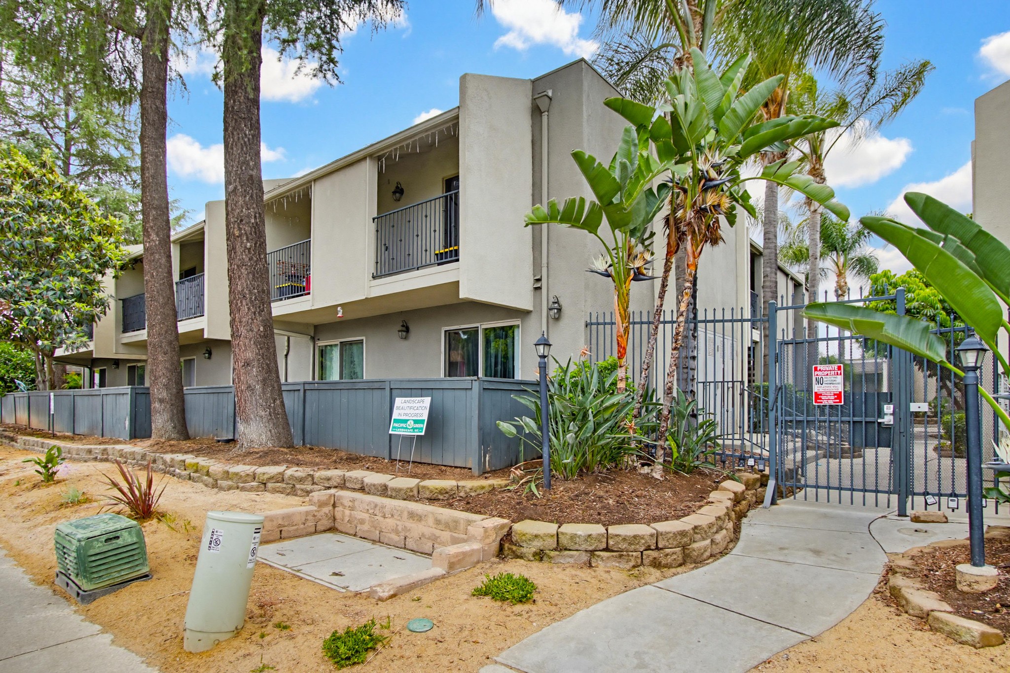 Virtual tour photo 3 of 27 for 1045 Peach Ave UNIT 8