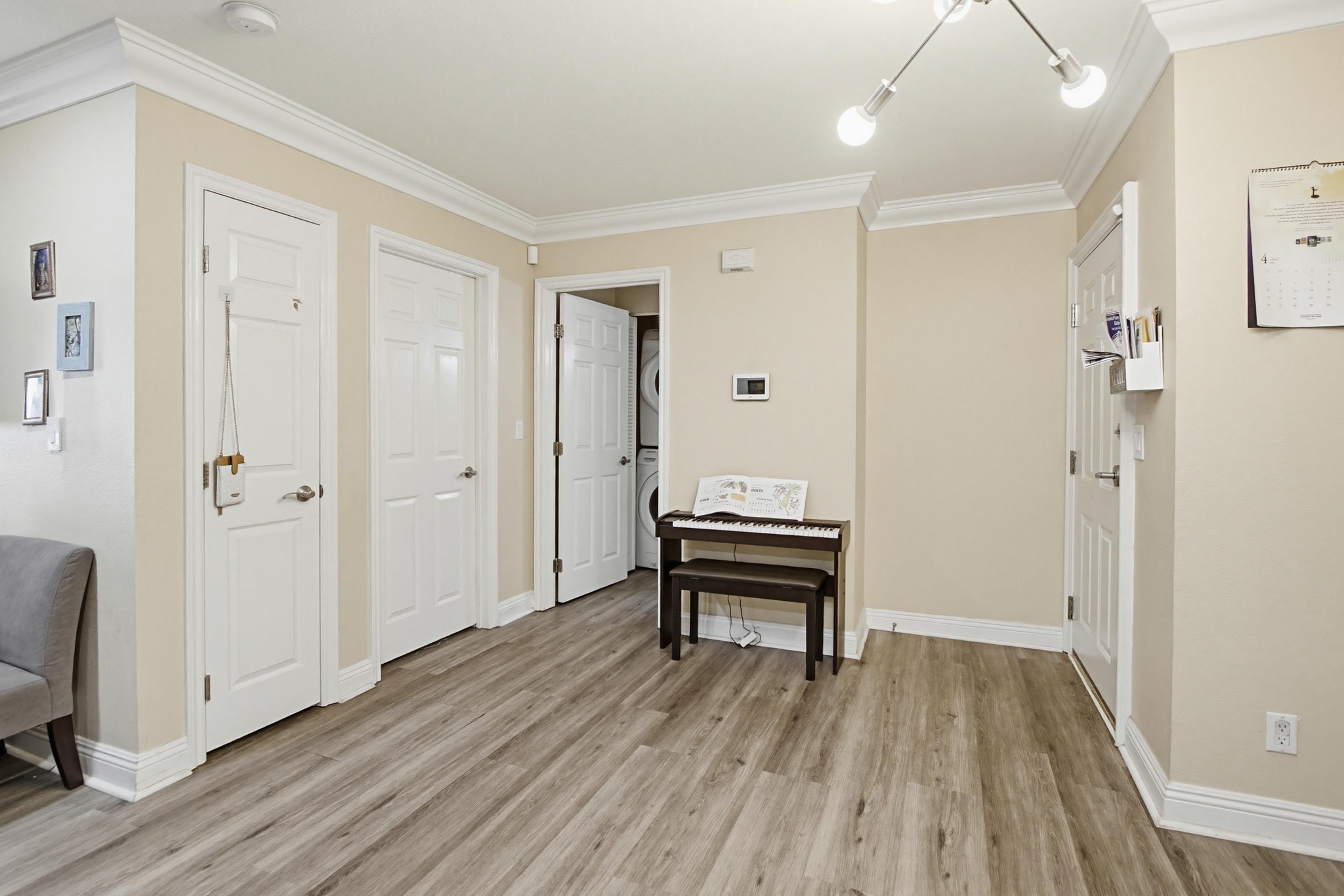 Virtual tour photo 14 of 27 for 1045 Peach Ave UNIT 8