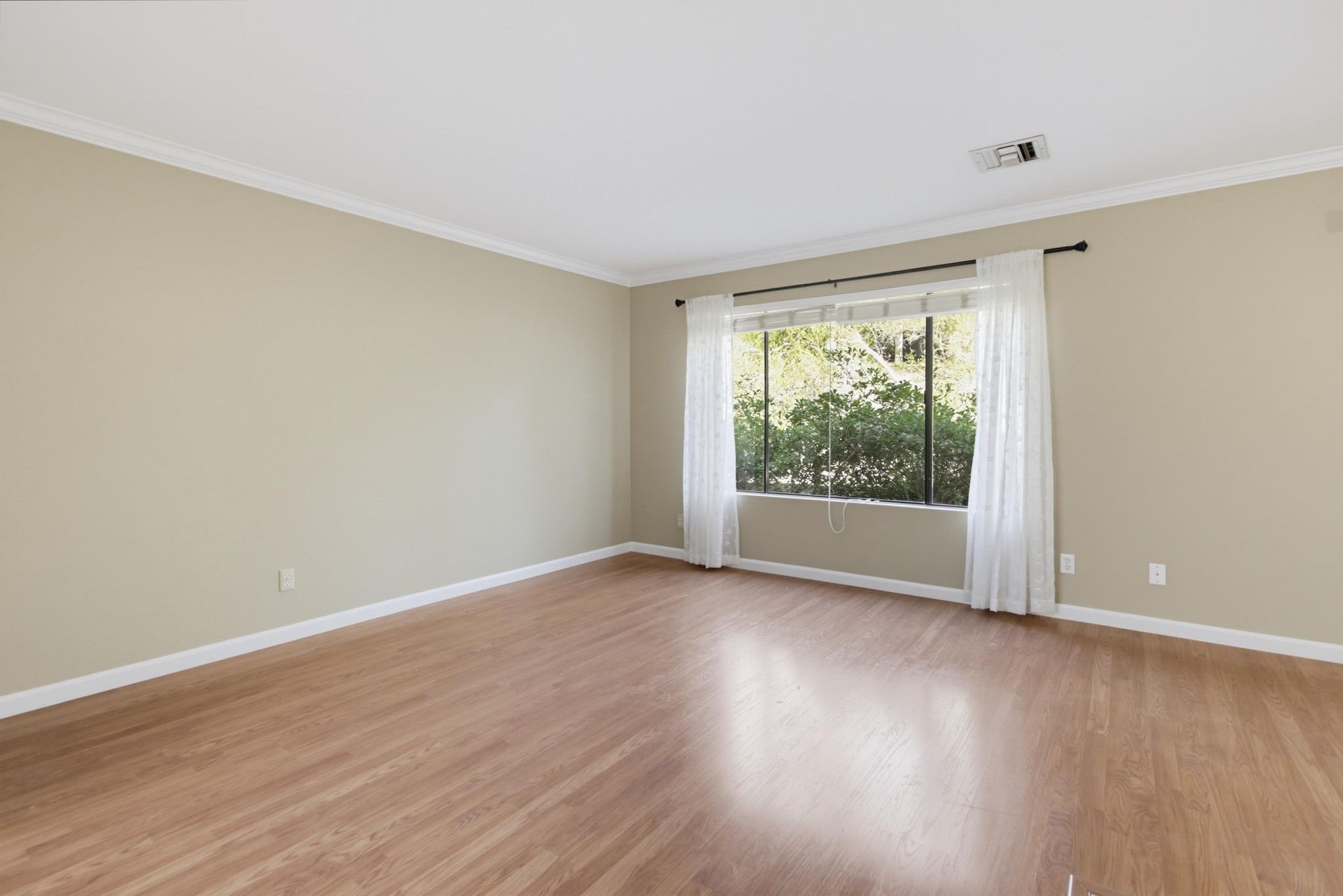 Virtual tour photo 10 of 70 for 10467 Crosscreek Terrace