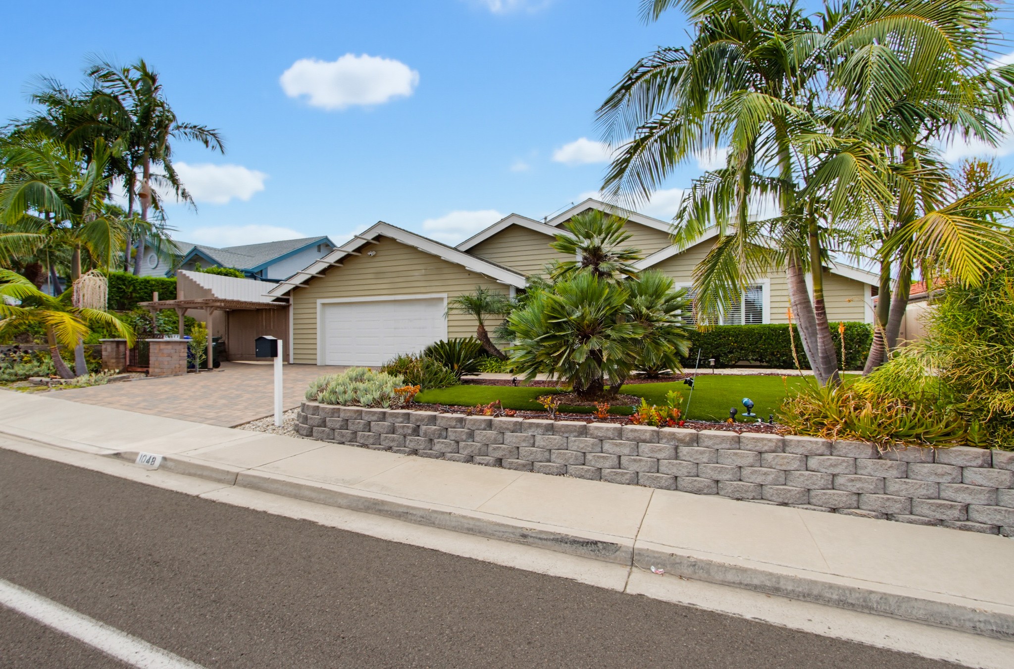 Virtual tour photo 3 of 71 for 1048 La Sombra Dr