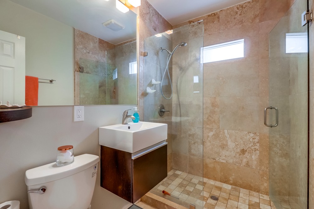 Virtual tour photo 33 of 37 for 1049 Loring St