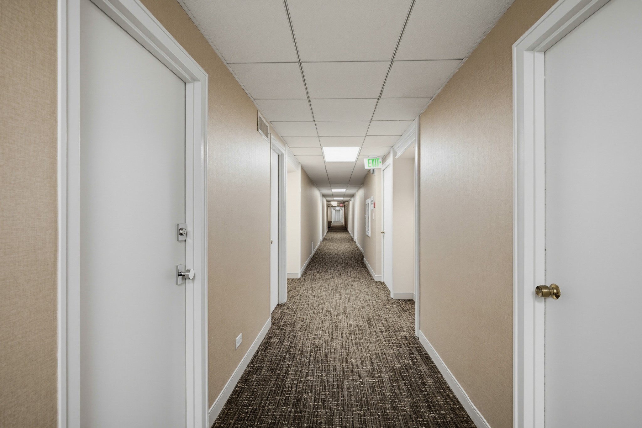 Virtual tour photo 3 of 36 for 10501 Wilshire Blvd