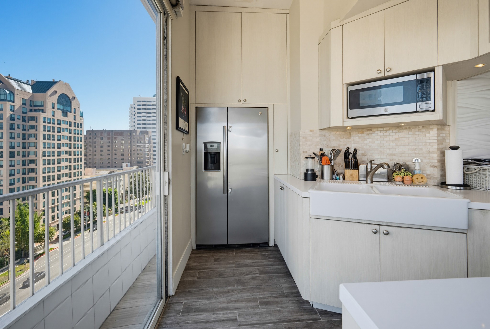 Virtual tour photo 13 of 36 for 10501 Wilshire Blvd