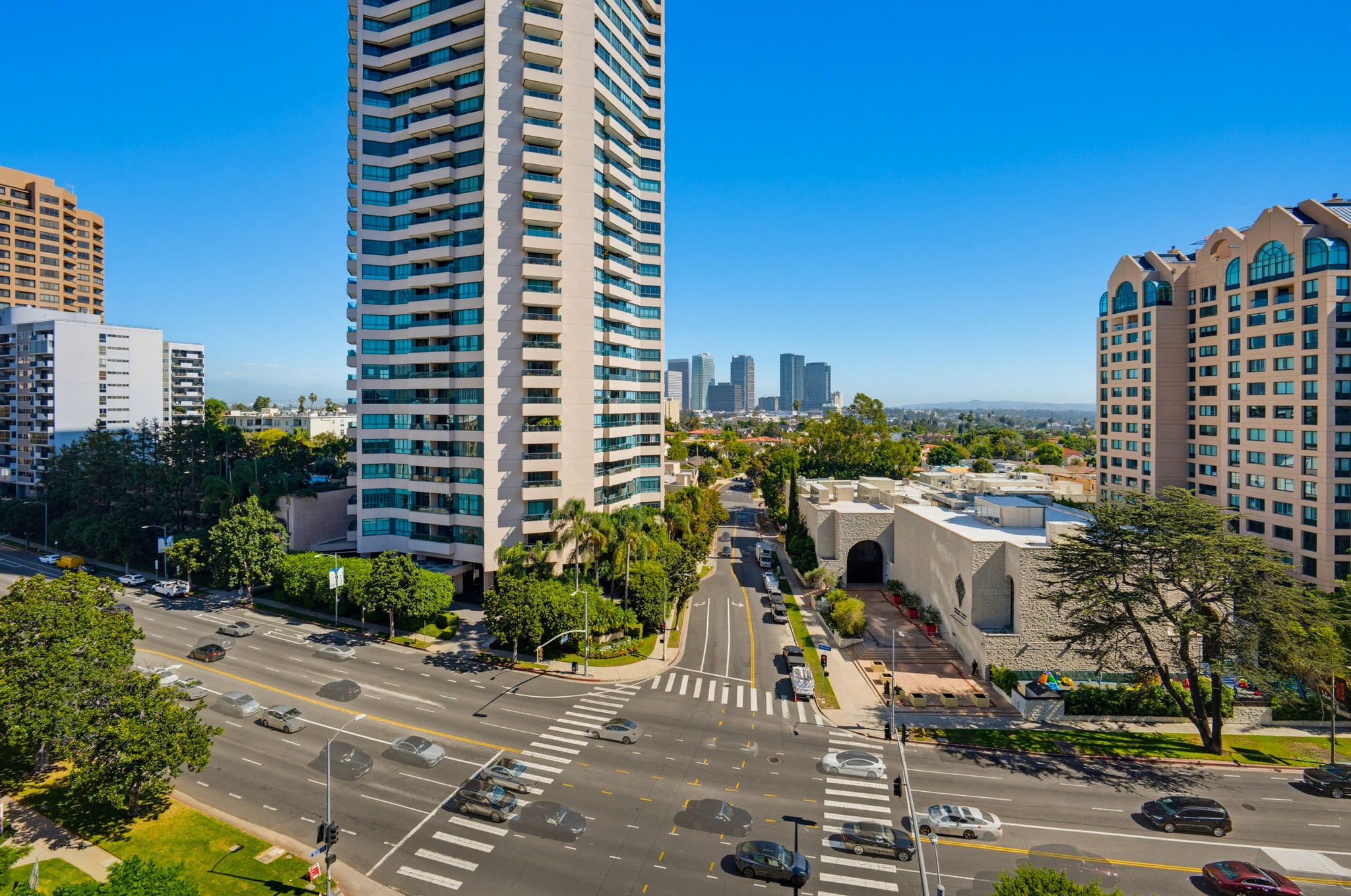 Virtual tour photo 16 of 36 for 10501 Wilshire Blvd