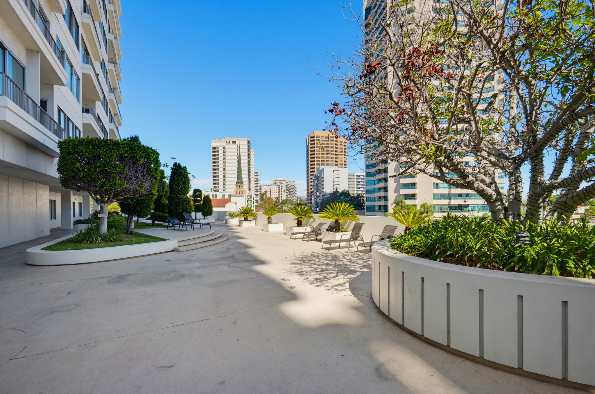 Virtual tour photo 23 of 36 for 10501 Wilshire Blvd