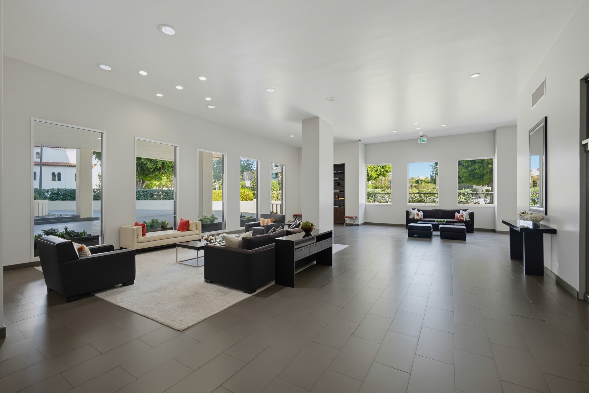 Virtual tour photo 25 of 36 for 10501 Wilshire Blvd