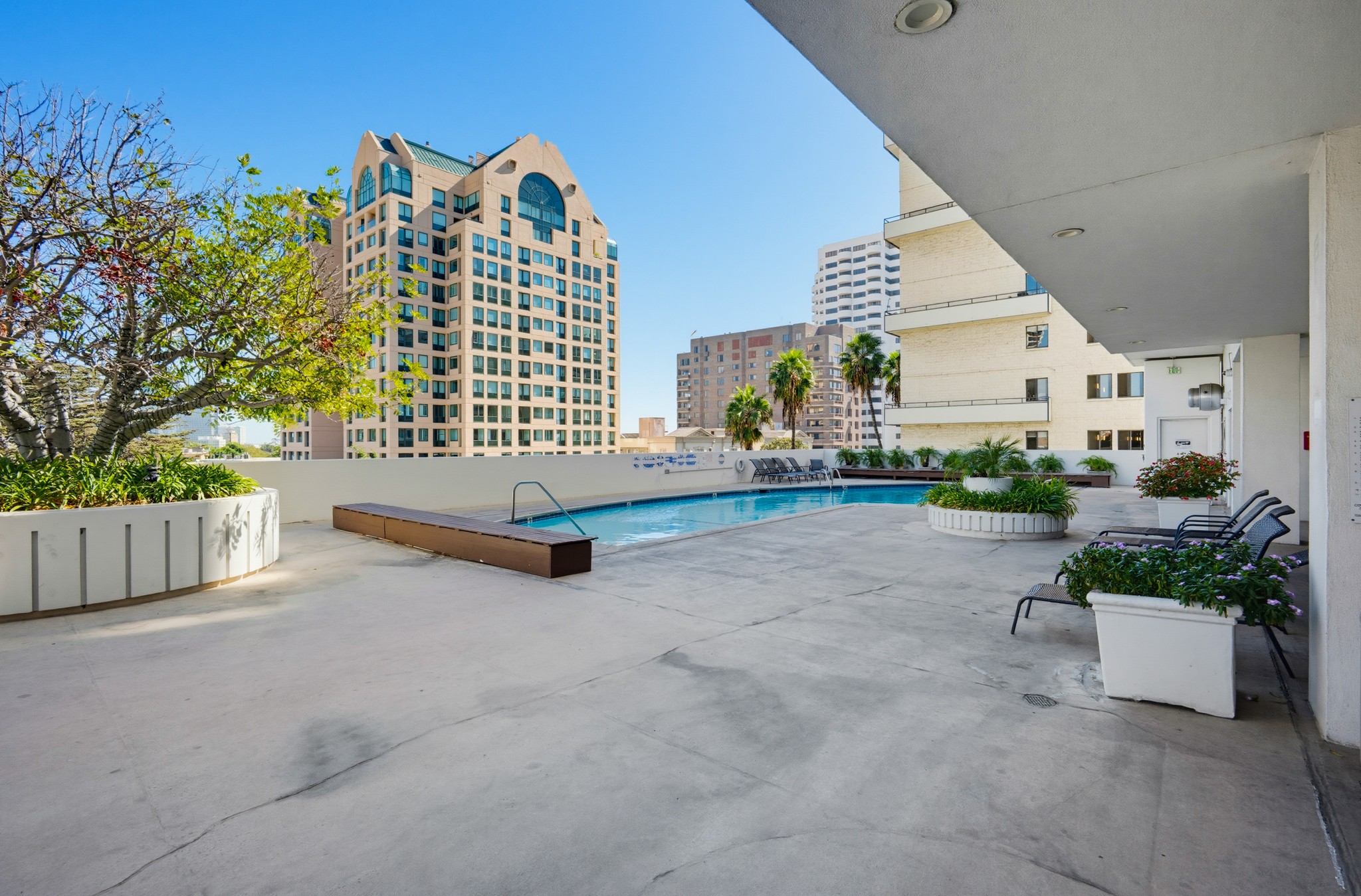 Virtual tour photo 30 of 36 for 10501 Wilshire Blvd