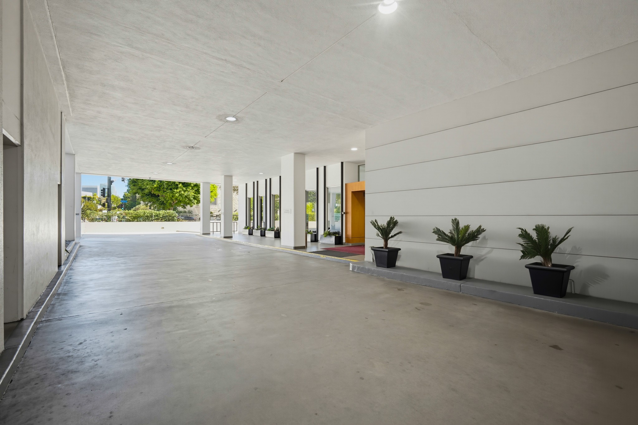 Virtual tour photo 35 of 36 for 10501 Wilshire Blvd