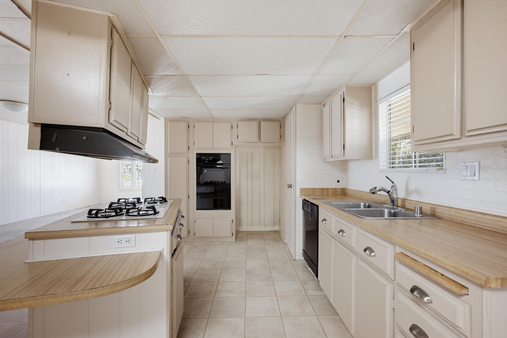 Virtual tour photo 17 of 37 for 10505 Frontier Trail