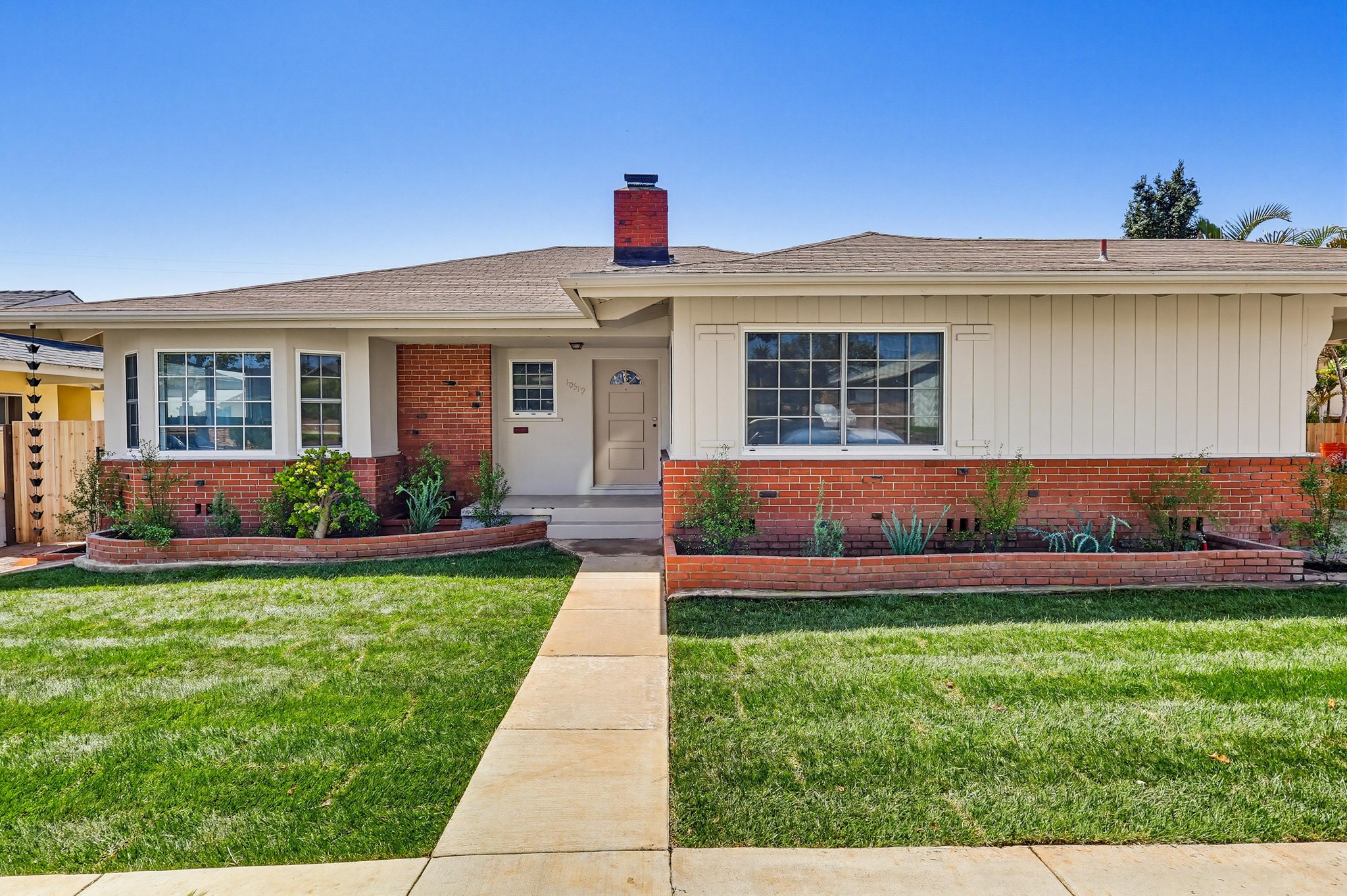Virtual tour photo 1 of 35 for 10519 S 3rd Ave