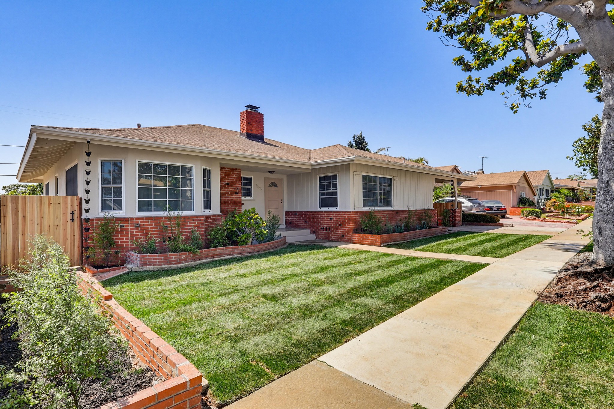 Virtual tour photo 3 of 35 for 10519 S 3rd Ave