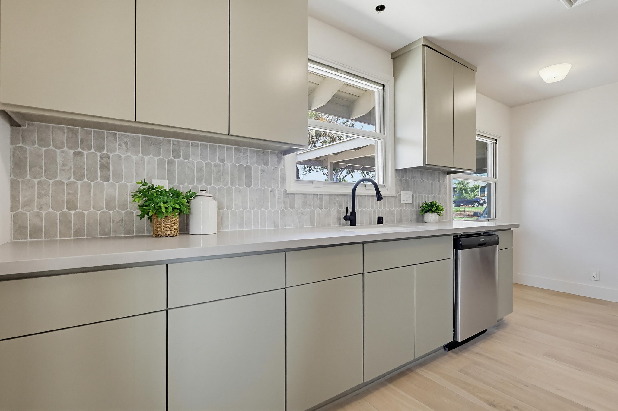 Virtual tour photo 25 of 35 for 10519 S 3rd Ave