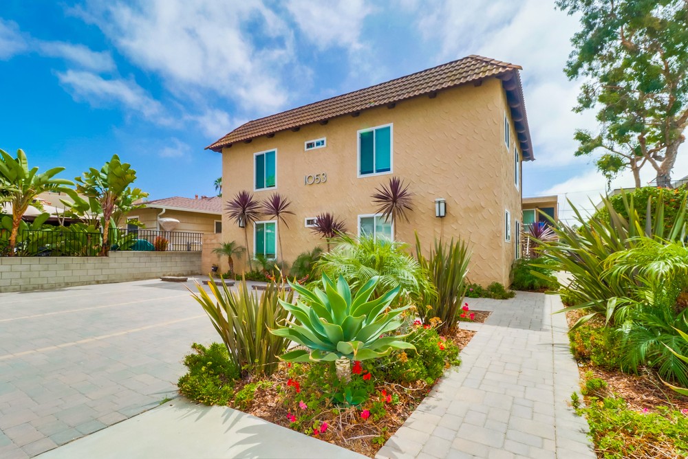 Virtual tour photo 1 of 26 for 1053 Sapphire St #3