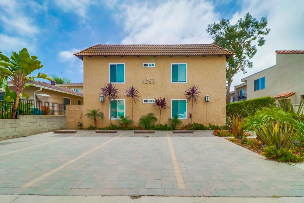 Virtual tour photo 3 of 26 for 1053 Sapphire St #3