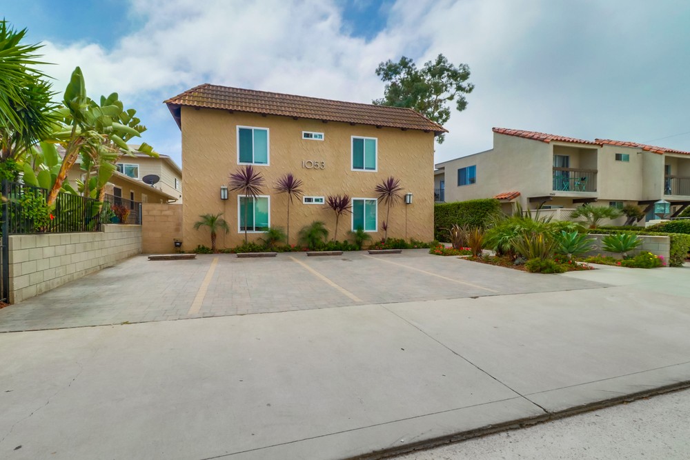 Virtual tour photo 4 of 26 for 1053 Sapphire St #3