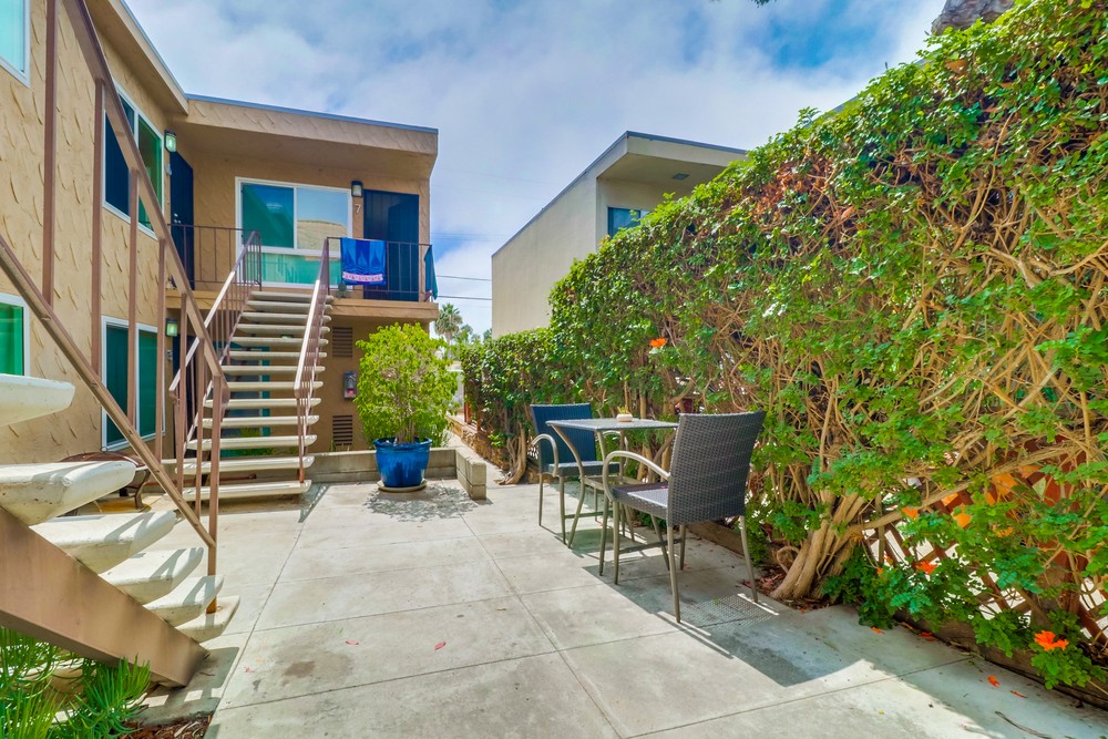 Virtual tour photo 6 of 26 for 1053 Sapphire St #3